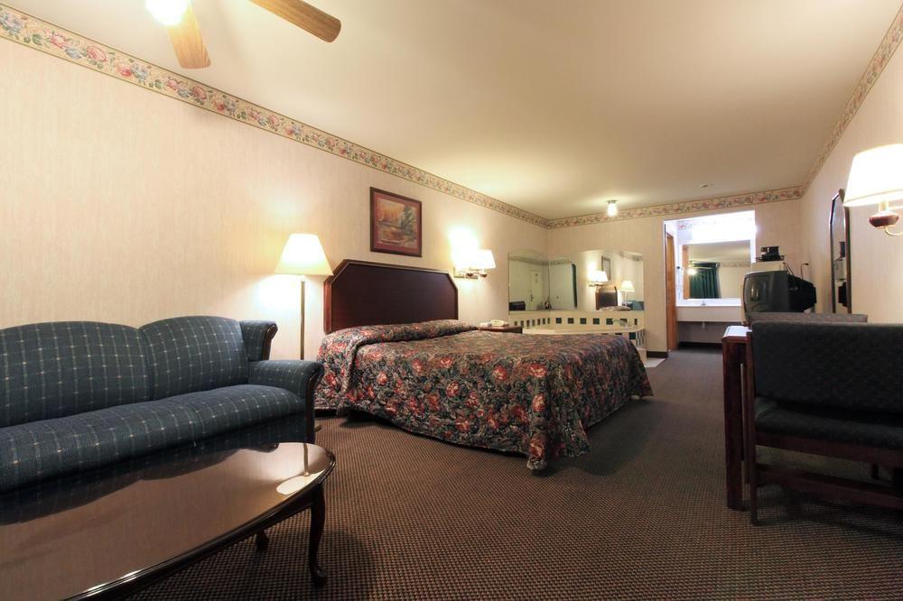 Travelodge Glen Allen Exterior photo