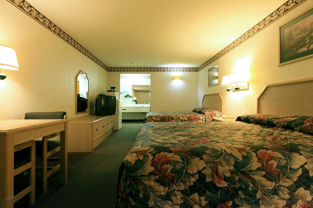 Travelodge Glen Allen Exterior photo